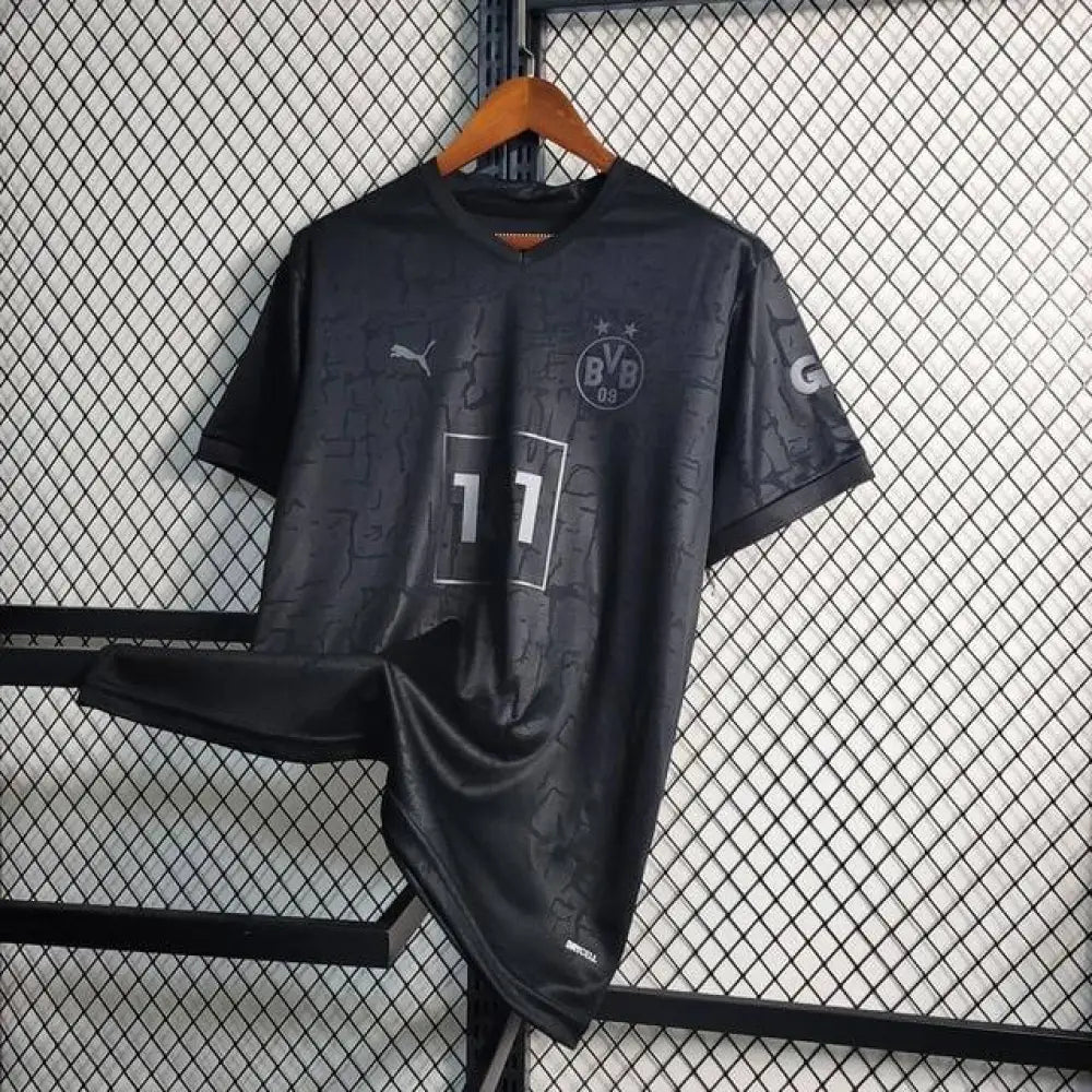 FUTBOLSPLY special edition - Unique design elements and details