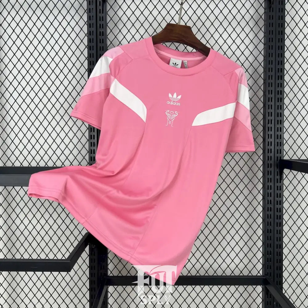 Inter Miami Casual T-shirt 25/26 - Front view of authentic FUTBOLSPLY football jersey