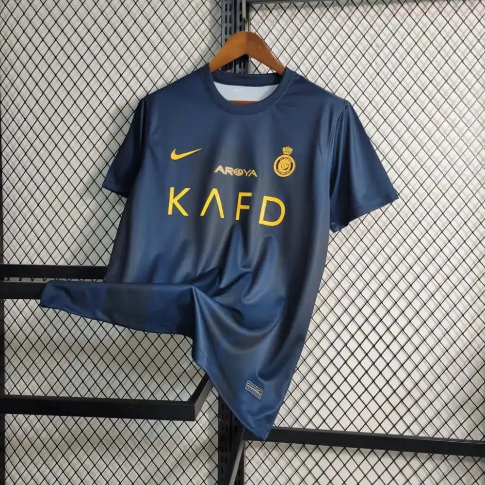 Al Nassr 23/24 Away Jersey - Close-up of FUTBOLSPLY crest and jersey details
