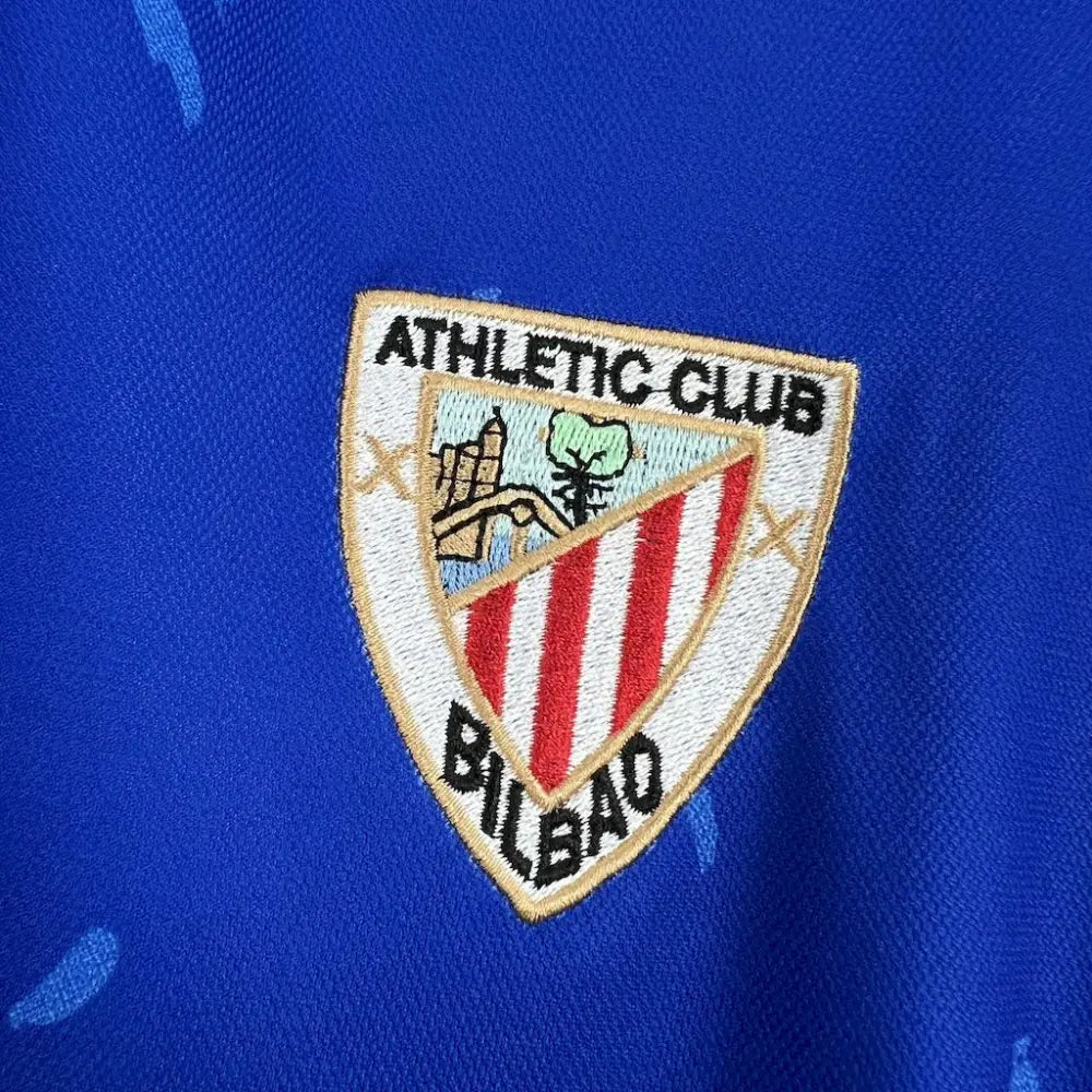 Athletic Bilbao 01/03 Retro Shirt - Close-up of FUTBOLSPLY crest and jersey details