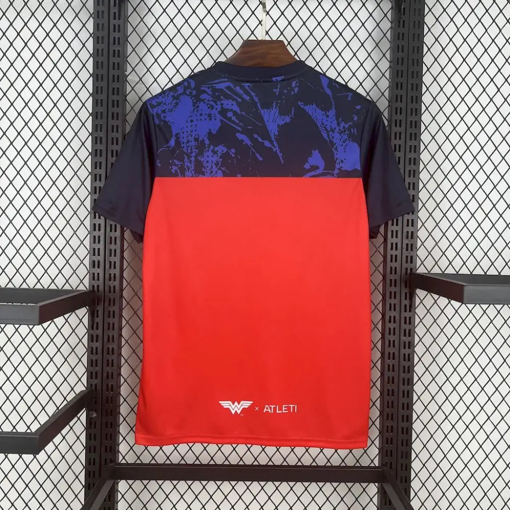Atletico Madrid Retro Jersey 96/97 S-XXL - Close-up of FUTBOLSPLY crest and jersey details
