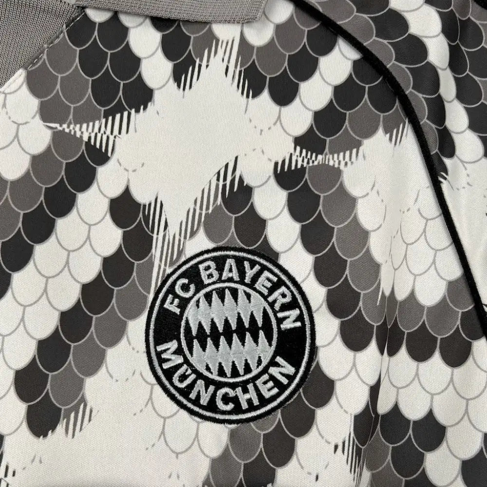 Bayern Munich 25/26 Shirt - Back view showing player name and number area