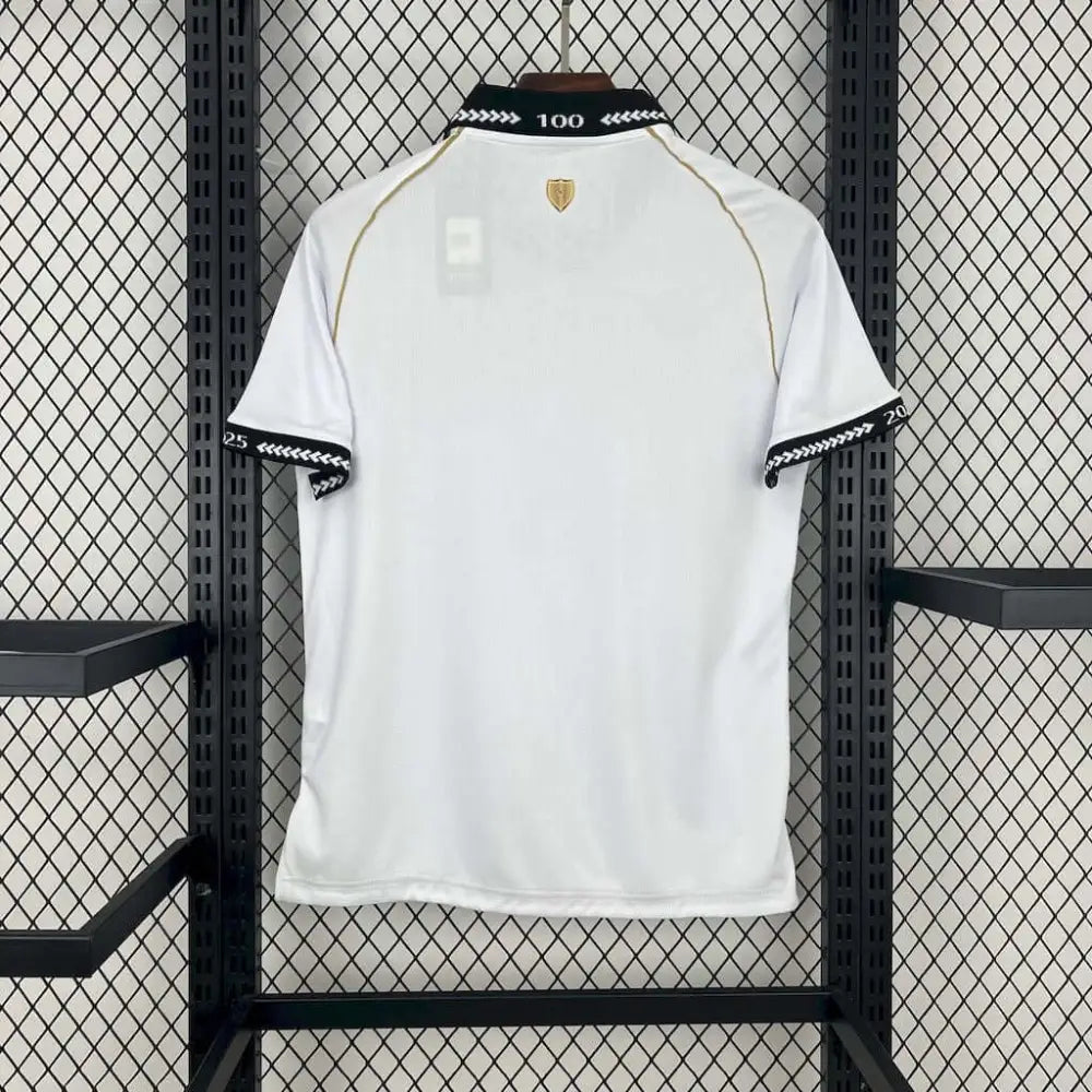 Bolivia 25/26 Away Shirt - Close-up of FUTBOLSPLY crest and jersey details