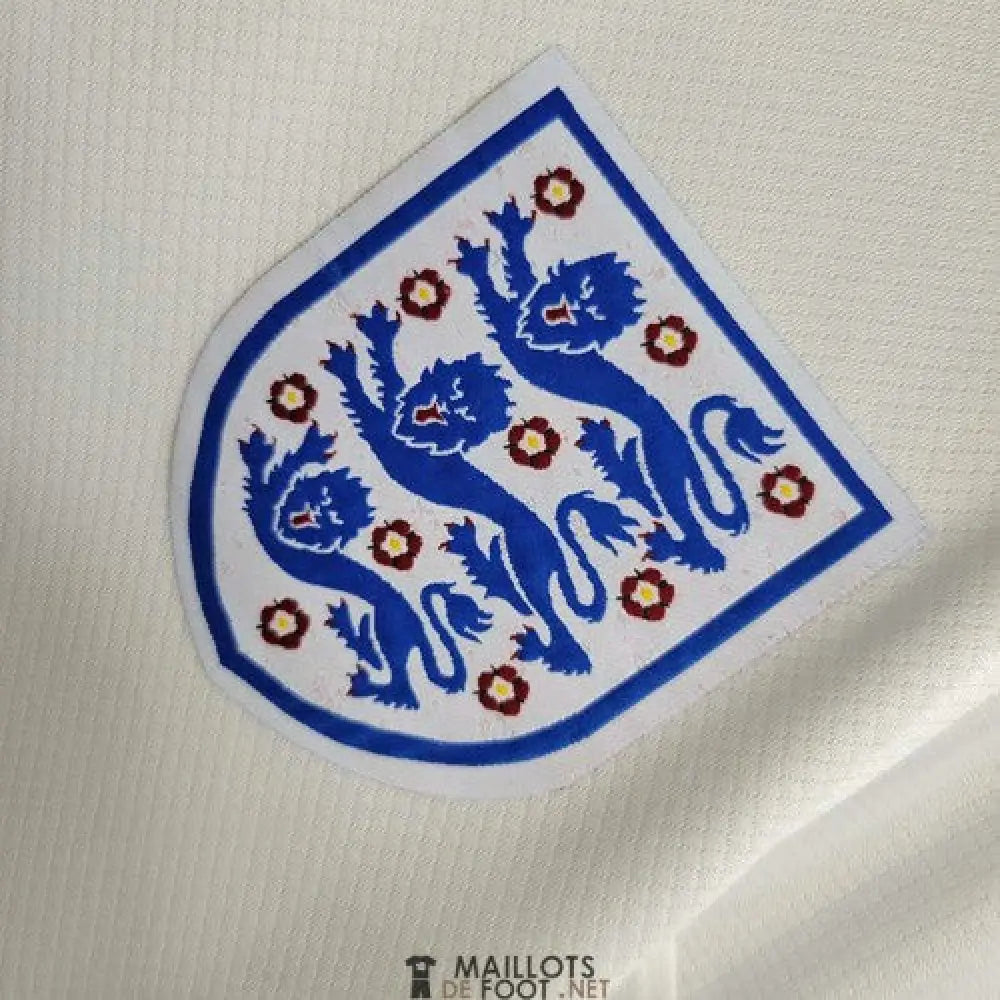 England 23/24 Women Home Jersey - England jersey worn view