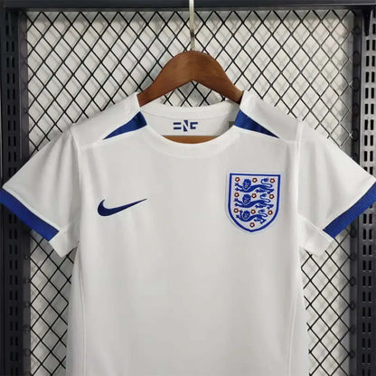 England 23/24 Women Home Jersey - Close-up of England crest and jersey details