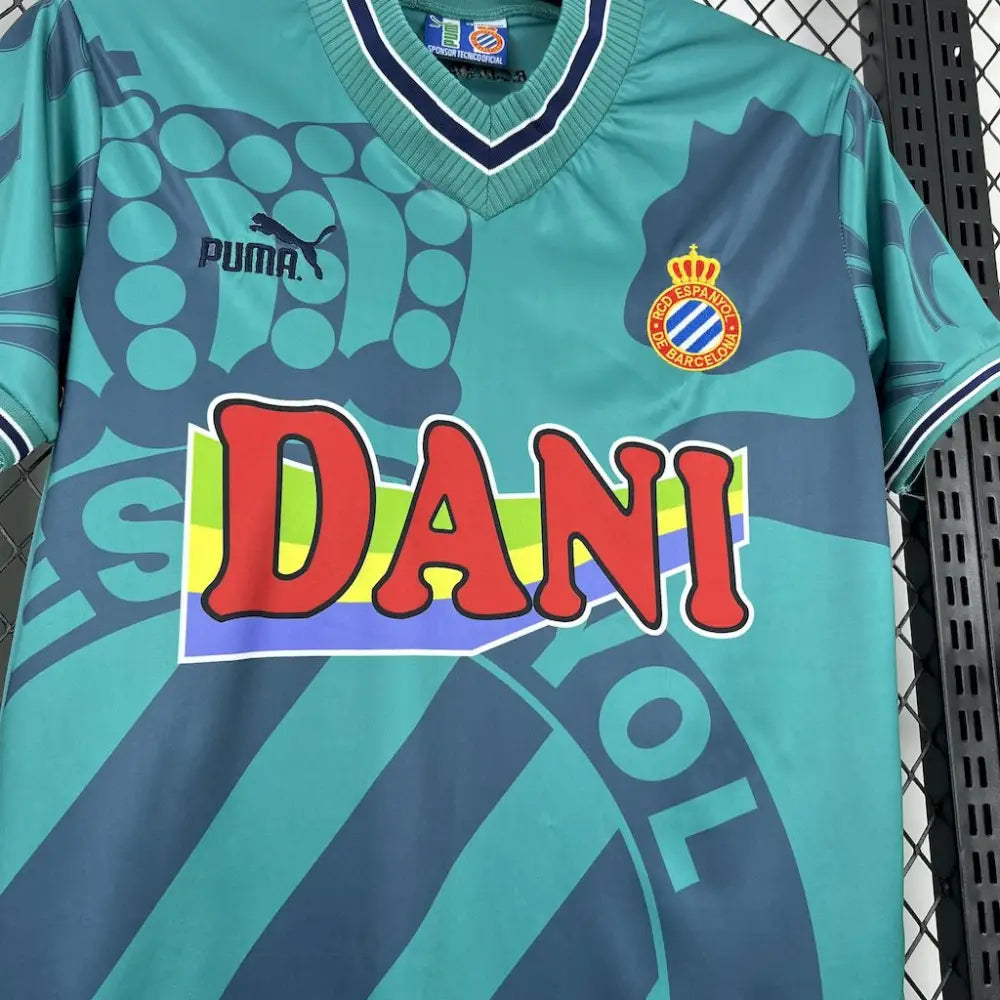 Espanyol 96/97 Retro Shirt - Close-up of FUTBOLSPLY crest and jersey details