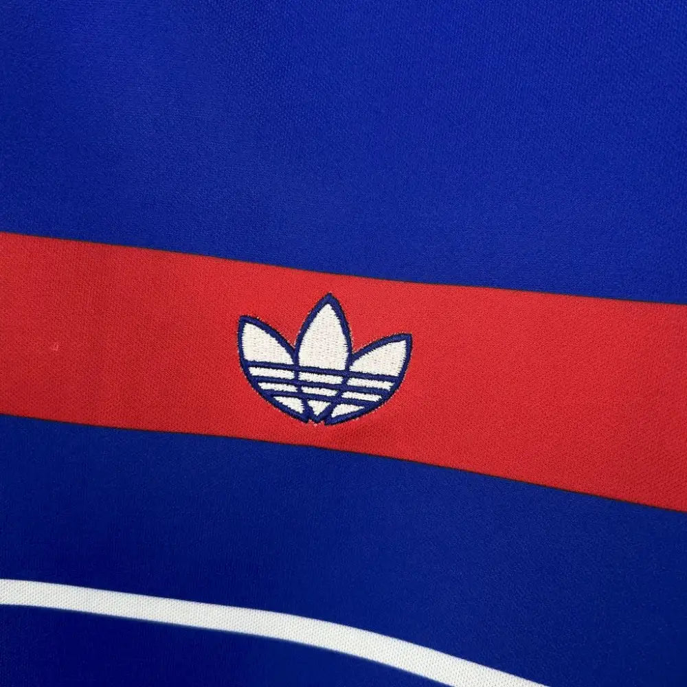 France 94 Retro Shirt - Close-up of France crest and jersey details