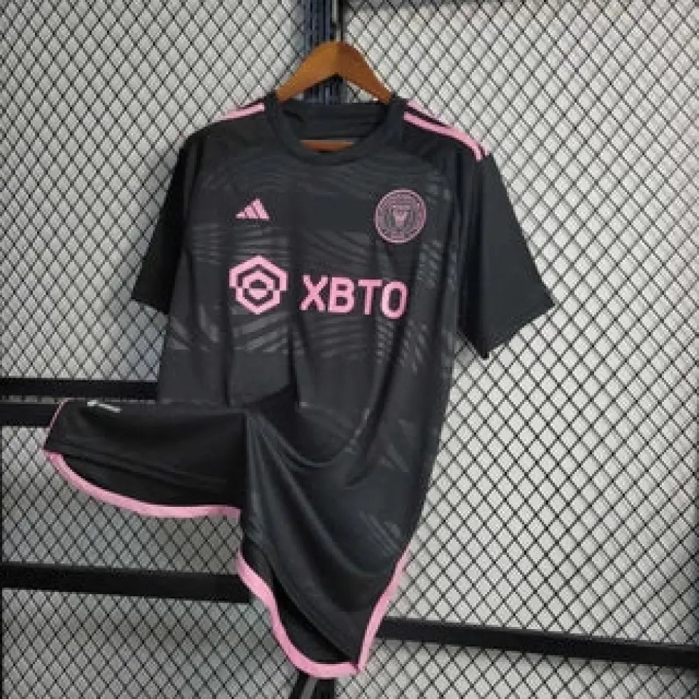 Inter Miami 23/24 Away Jersey - Close-up of FUTBOLSPLY crest and jersey details