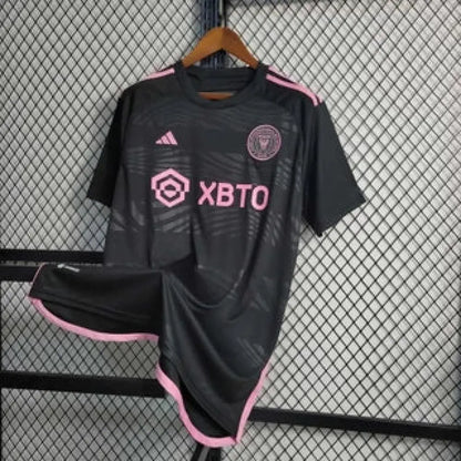 Inter Miami 23/24 Away Jersey - Close-up of FUTBOLSPLY crest and jersey details