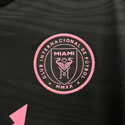 Inter Miami Away Jersey 24/25 S-XXL - Close-up of FUTBOLSPLY crest and jersey details
