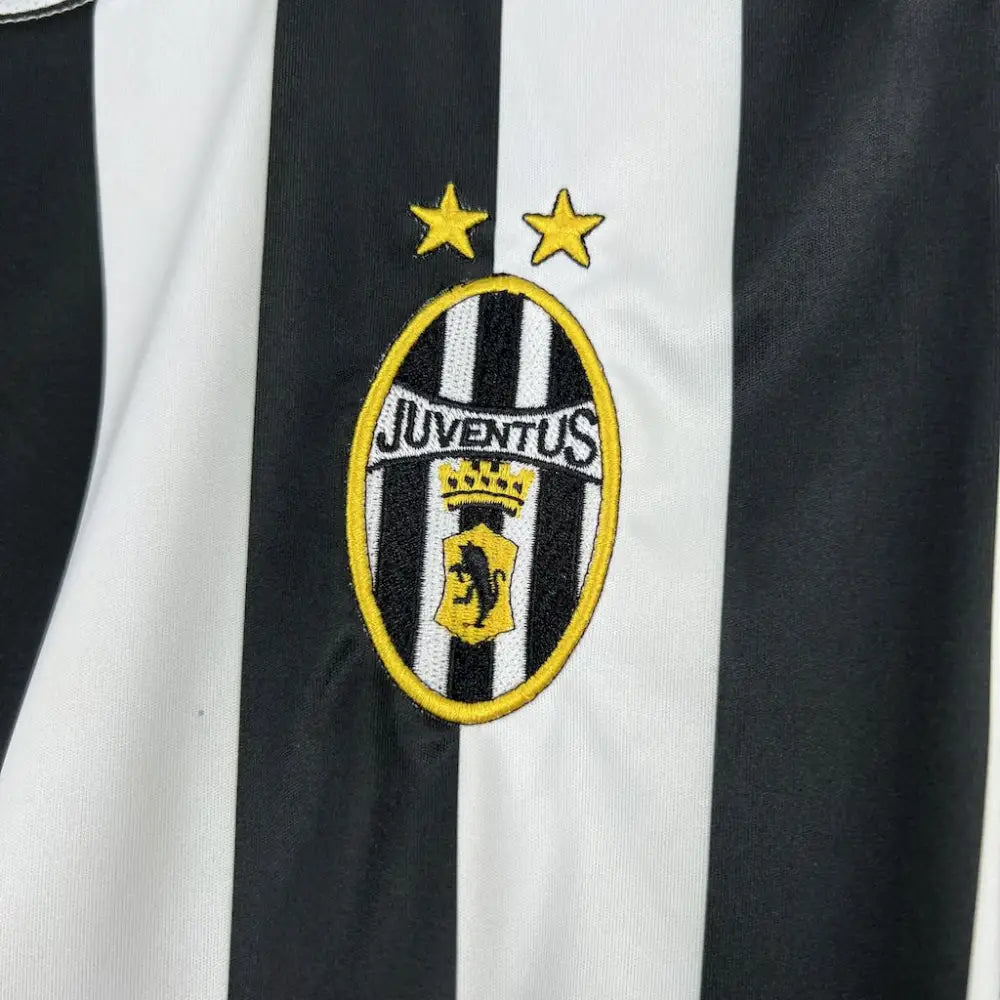 Vintage Juventus 02/03 jersey - Back view of authentic retro kit