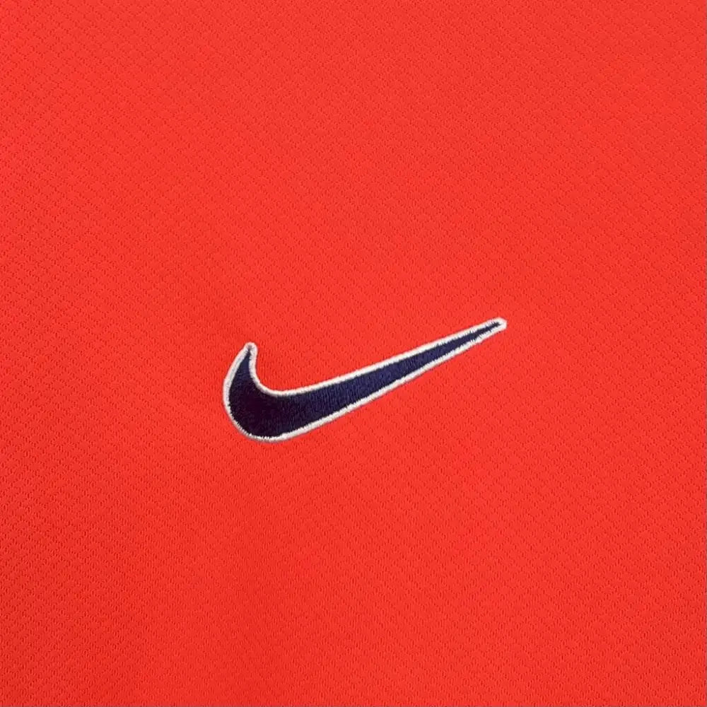 Korea 25/26 Home Shirt - Close-up of FUTBOLSPLY crest and jersey details