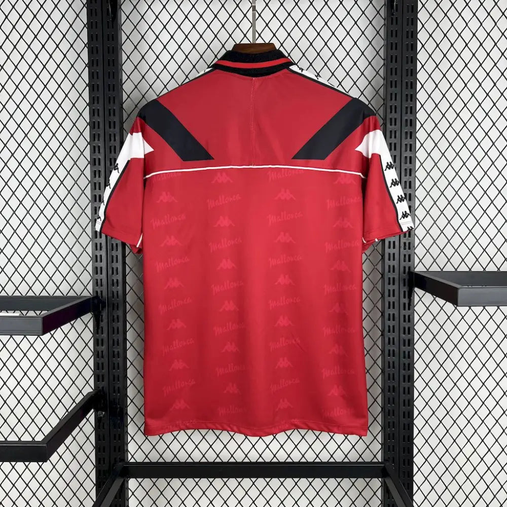 Mallorca 94/95 Retro Shirt - Close-up of FUTBOLSPLY crest and jersey details