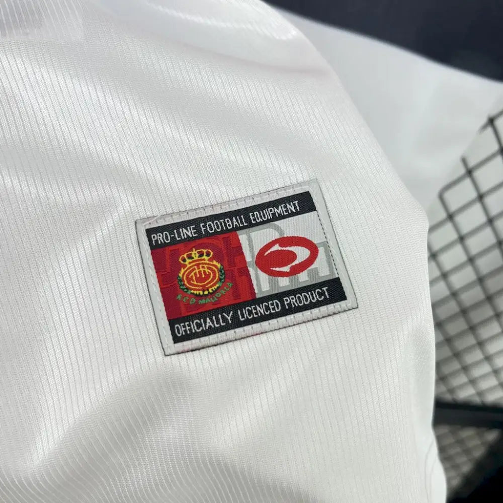 Mallorca Retro Shirt 01/02 - Side angle showing authentic FUTBOLSPLY kit design