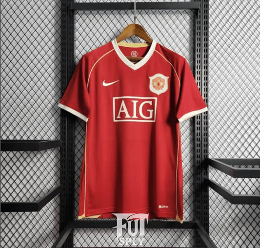 Vintage Manchester United 2006/07 jersey - Classic retro football shirt front view