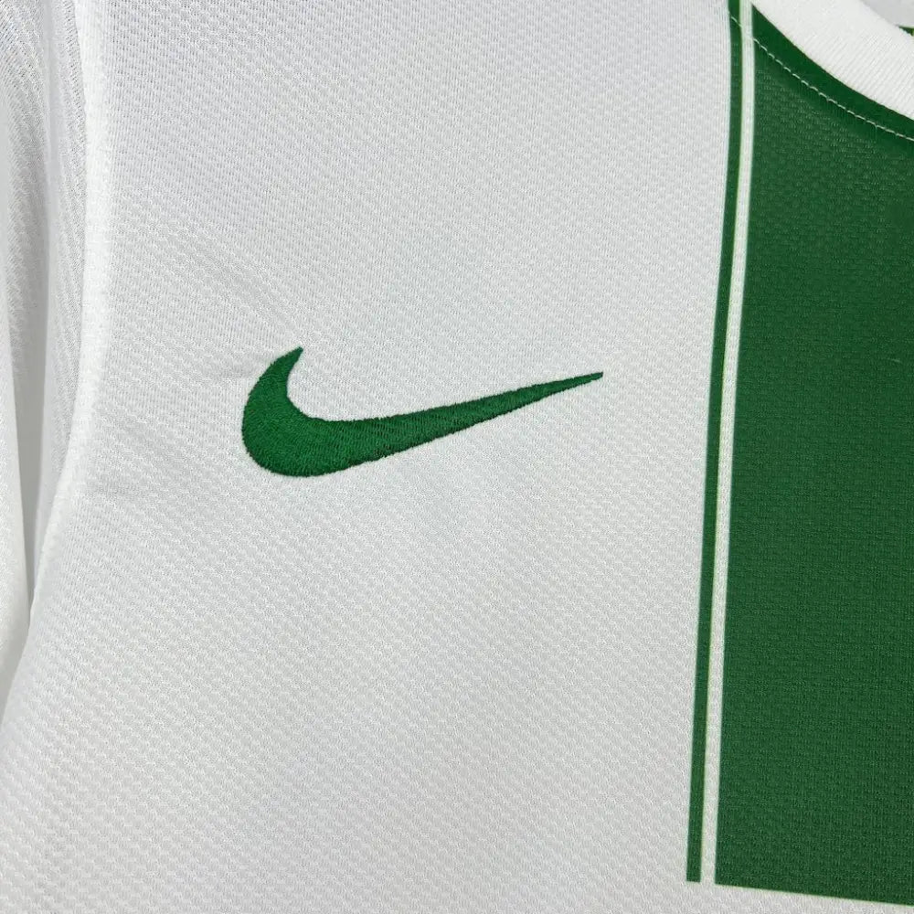Portugal 2010 Retro Shirt - Close-up of Portugal crest and jersey details