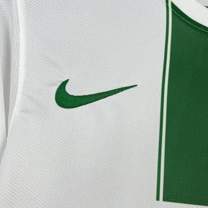Portugal 2010 Retro Shirt - Close-up of Portugal crest and jersey details