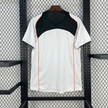 Valencia Retro Shirt 04/05 - Close-up of FUTBOLSPLY crest and jersey details