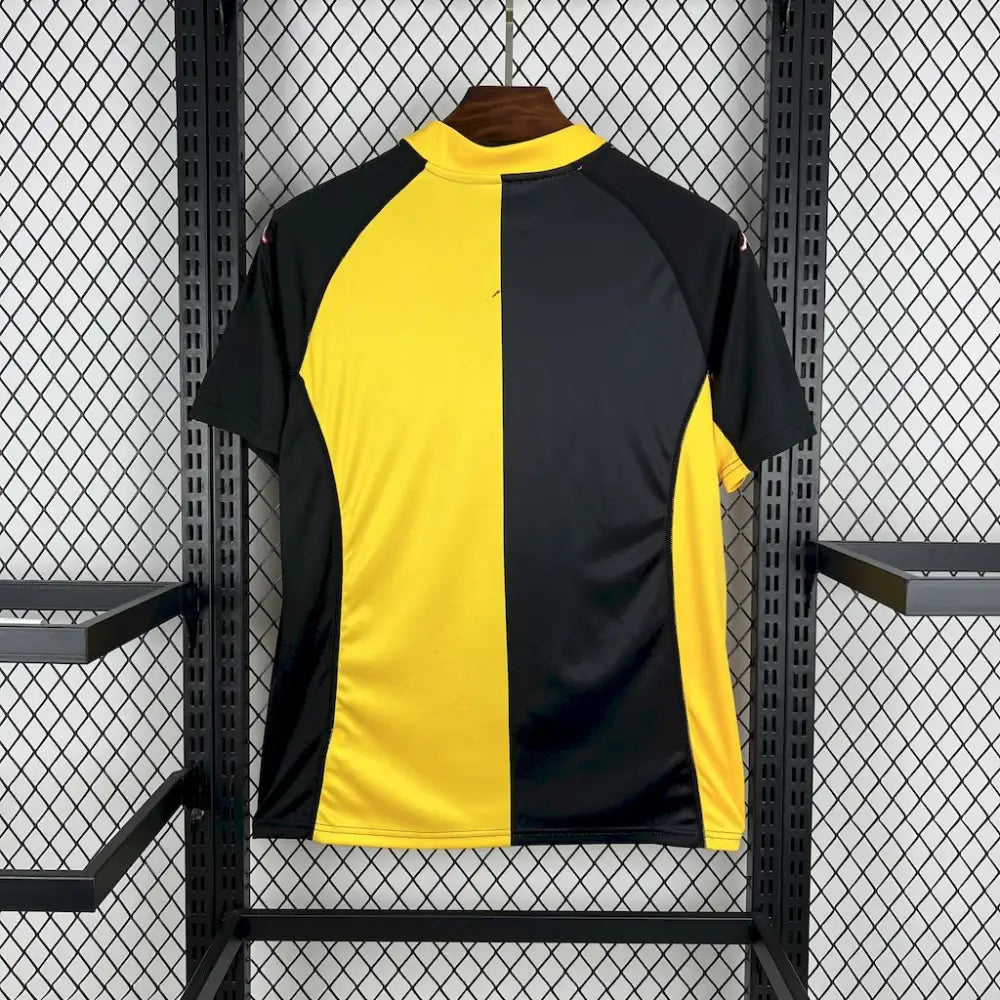 Zaragoza 01/02 Retro Shirt - Close-up of FUTBOLSPLY crest and jersey details